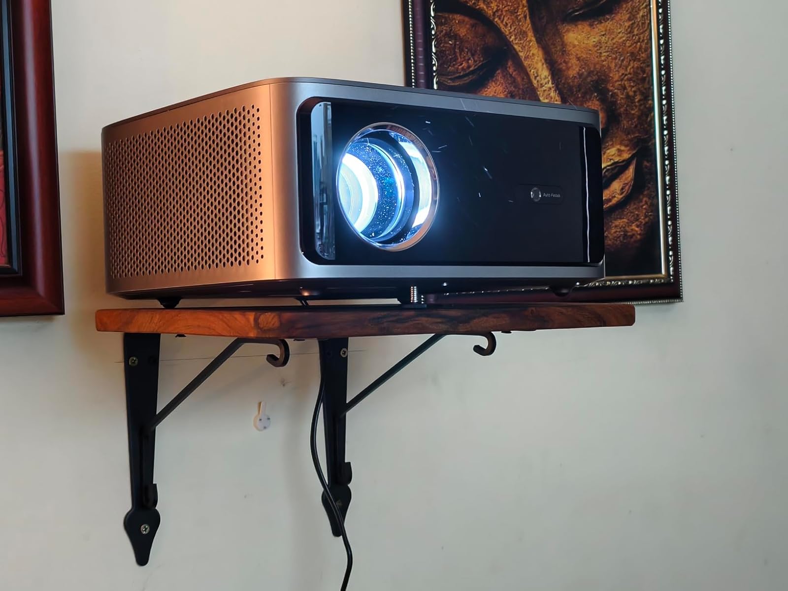 Legend Optimus photo review